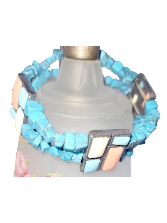 Unknown Jewelry - Vintage Boho Southwestern White Blue Turquoise Chips Beaded Stretch Bracelet